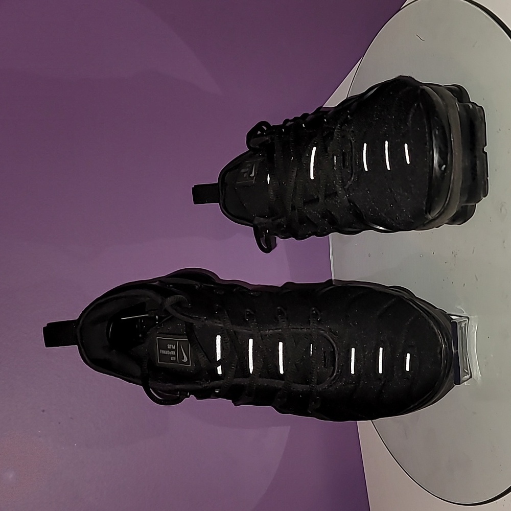 Nike Black VaporMax Plus Sz: 8.5 - Picture 6 of 13